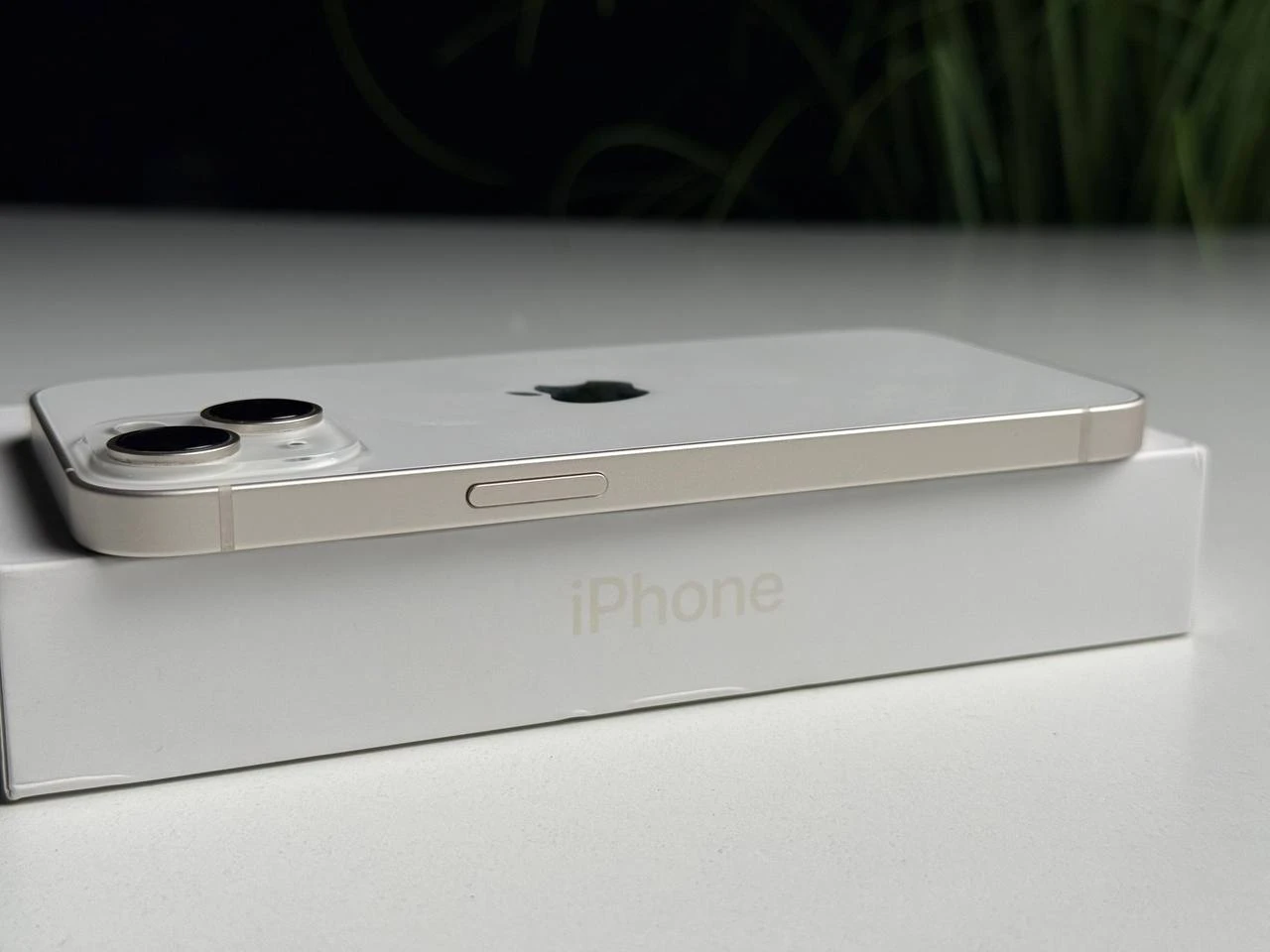 ВЖИВАНИЙ Б/У Apple iPhone 14 128GB Starlight (MPUR3) - Стан: гарний | Акумулятор: 100% | Комплектація: повний | Гарантія: 3 міс.