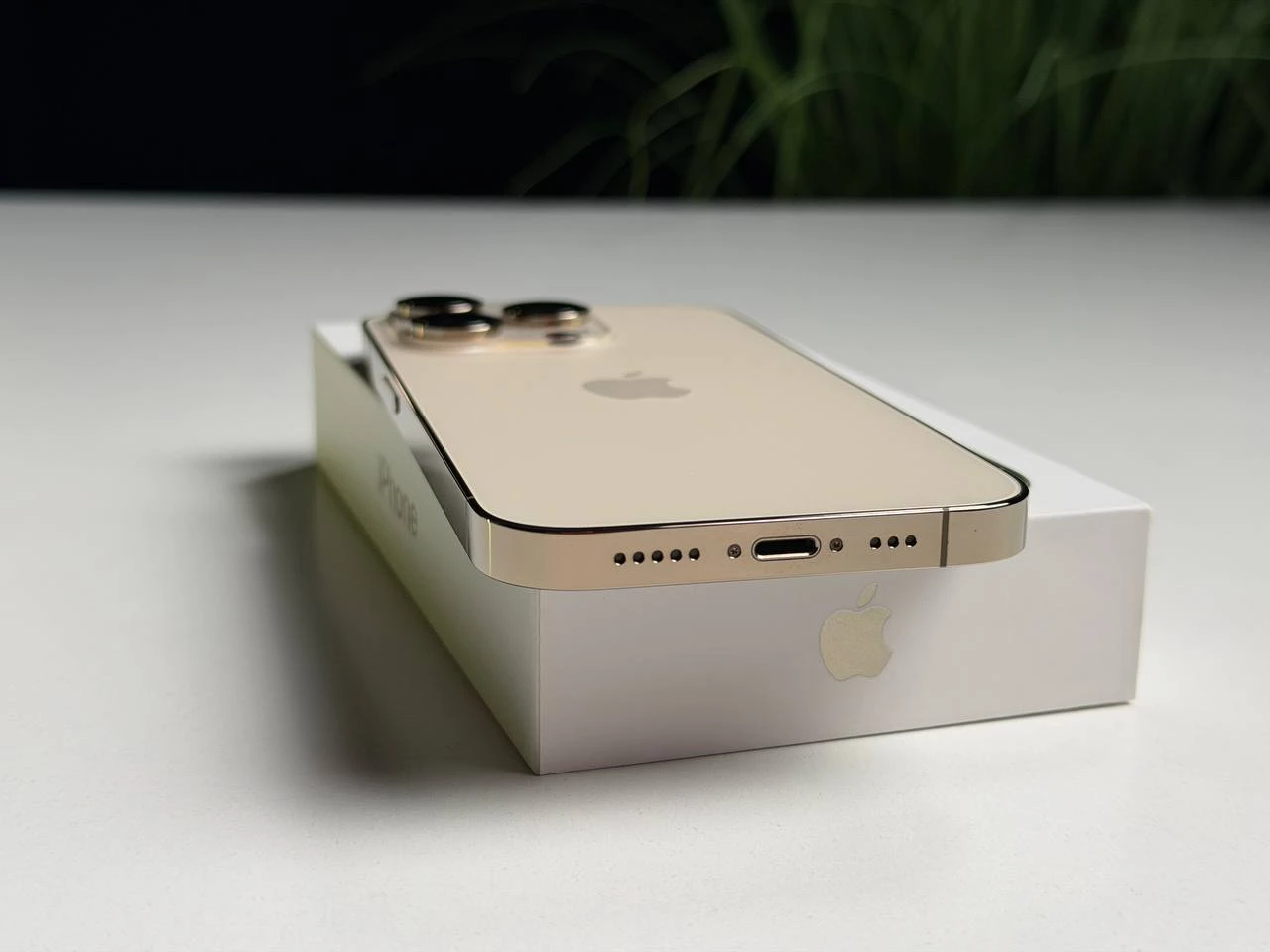 ВЖИВАНИЙ Б/У Apple iPhone 14 Pro 128GB Gold (MQ083) - Стан: гарний | Акумулятор: 100% | Комплектація: повний | Гарантія: 3 міс.