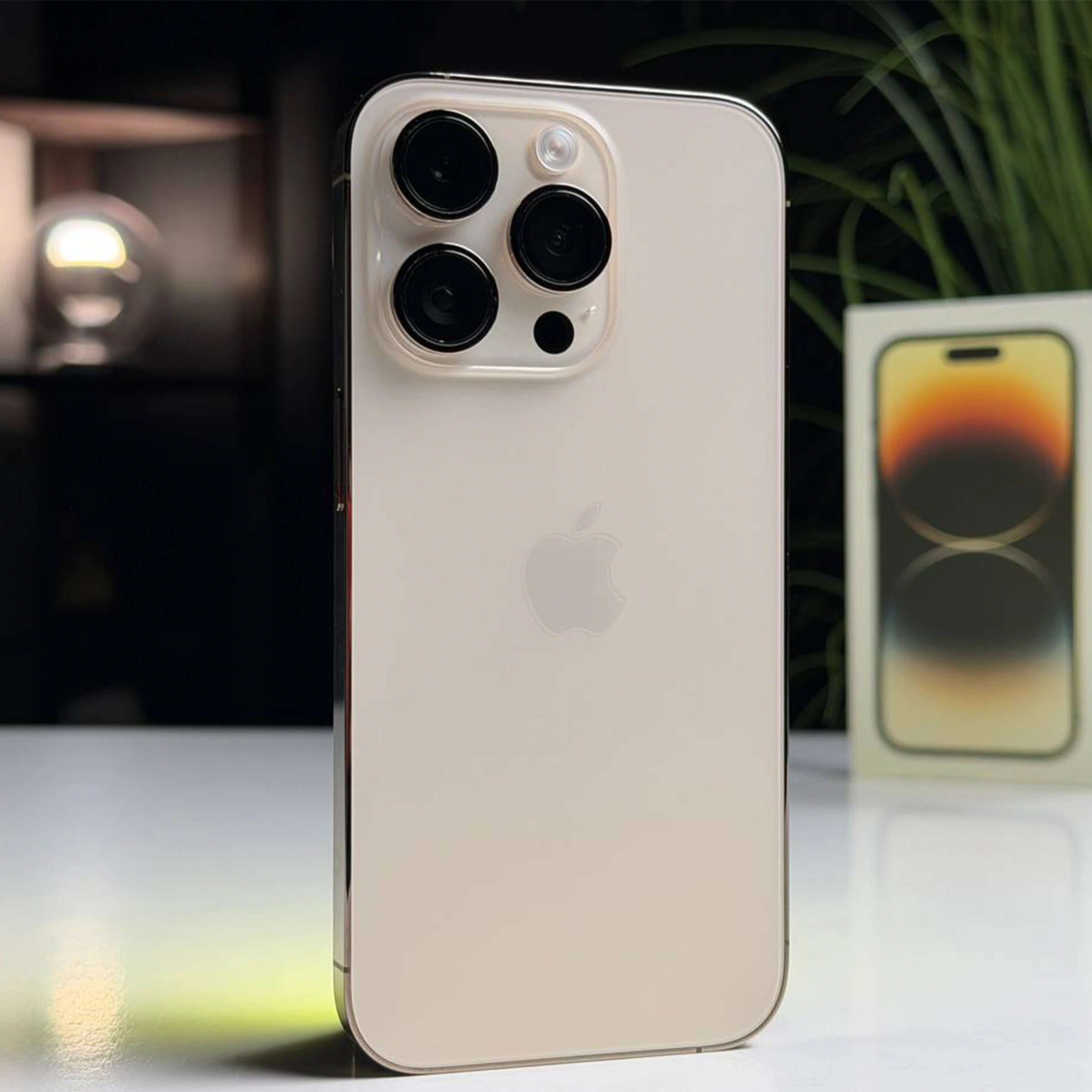 ВЖИВАНИЙ Б/У Apple iPhone 14 Pro 128GB Gold (MQ083) - Стан: гарний | Акумулятор: 100% | Комплектація: повний | Гарантія: 3 міс.