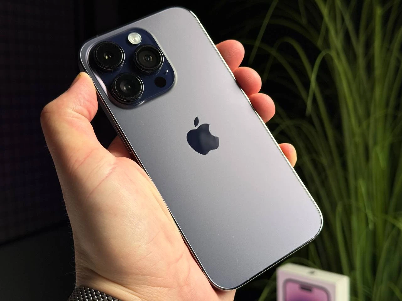 ВЖИВАНИЙ Б/У Apple iPhone 14 Pro 256GB Deep Purple (MQ1F3) - Стан: гарний | Акумулятор: 100% | Комплектація: повний | Гарантія: 3 міс.