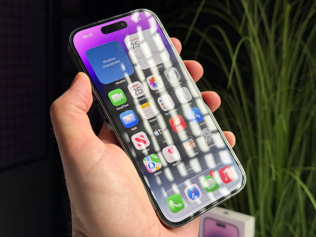 ВЖИВАНИЙ Б/У Apple iPhone 14 Pro 256GB Deep Purple (MQ1F3) - Стан: гарний | Акумулятор: 100% | Комплектація: повний | Гарантія: 3 міс.