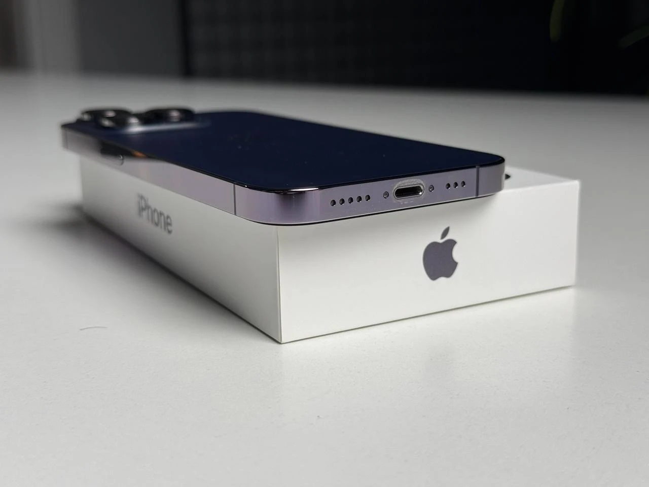 ВЖИВАНИЙ Б/У Apple iPhone 14 Pro 256GB Deep Purple (MQ1F3) - Стан: гарний | Акумулятор: 100% | Комплектація: повний | Гарантія: 3 міс.