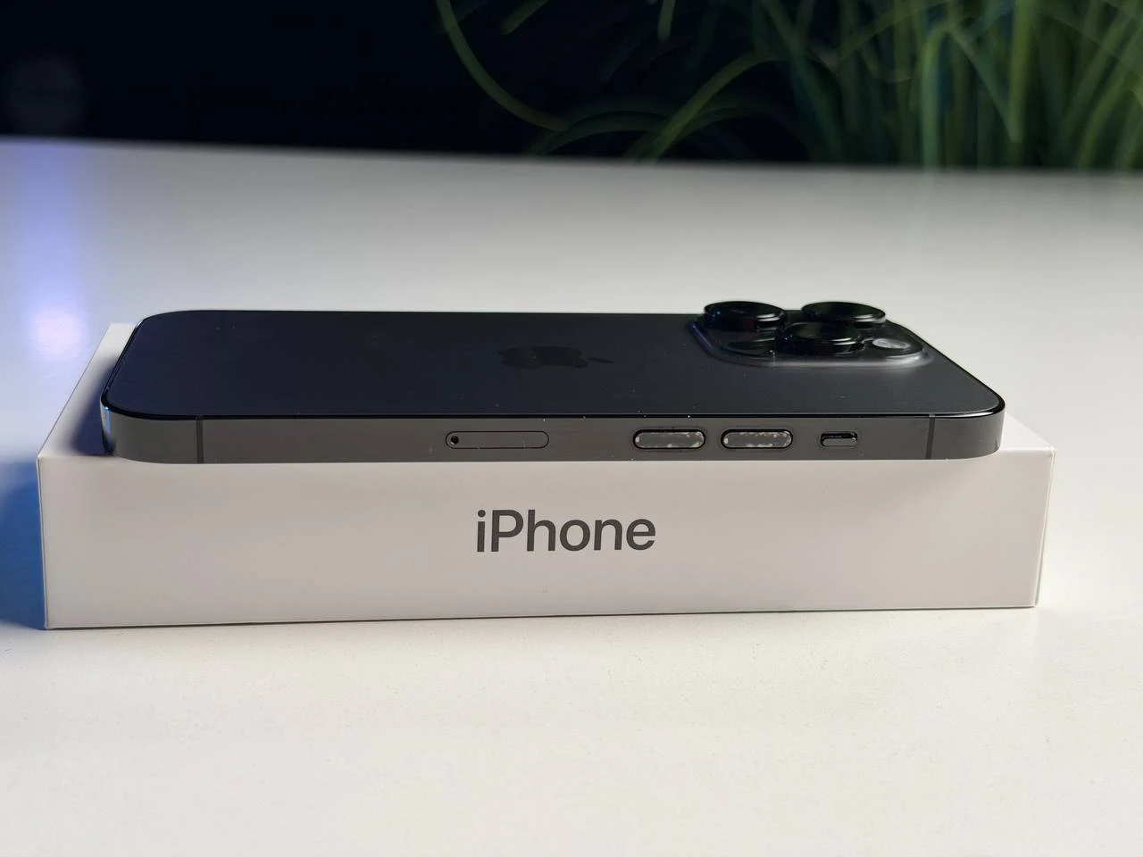 ВЖИВАНИЙ Б/У Apple iPhone 14 Pro 256GB Space Black (MQ0T3) - Состояние: хороший | Аккумулятор: 100% | Комплектация: полный | Гарантия: 3 мес.