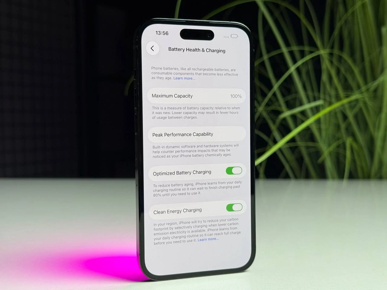 ВЖИВАНИЙ Б/У Apple iPhone 14 Pro 256GB Space Black (MQ0T3) - Состояние: хороший | Аккумулятор: 100% | Комплектация: iPhone, кабель | Гарантия: 3 мес.