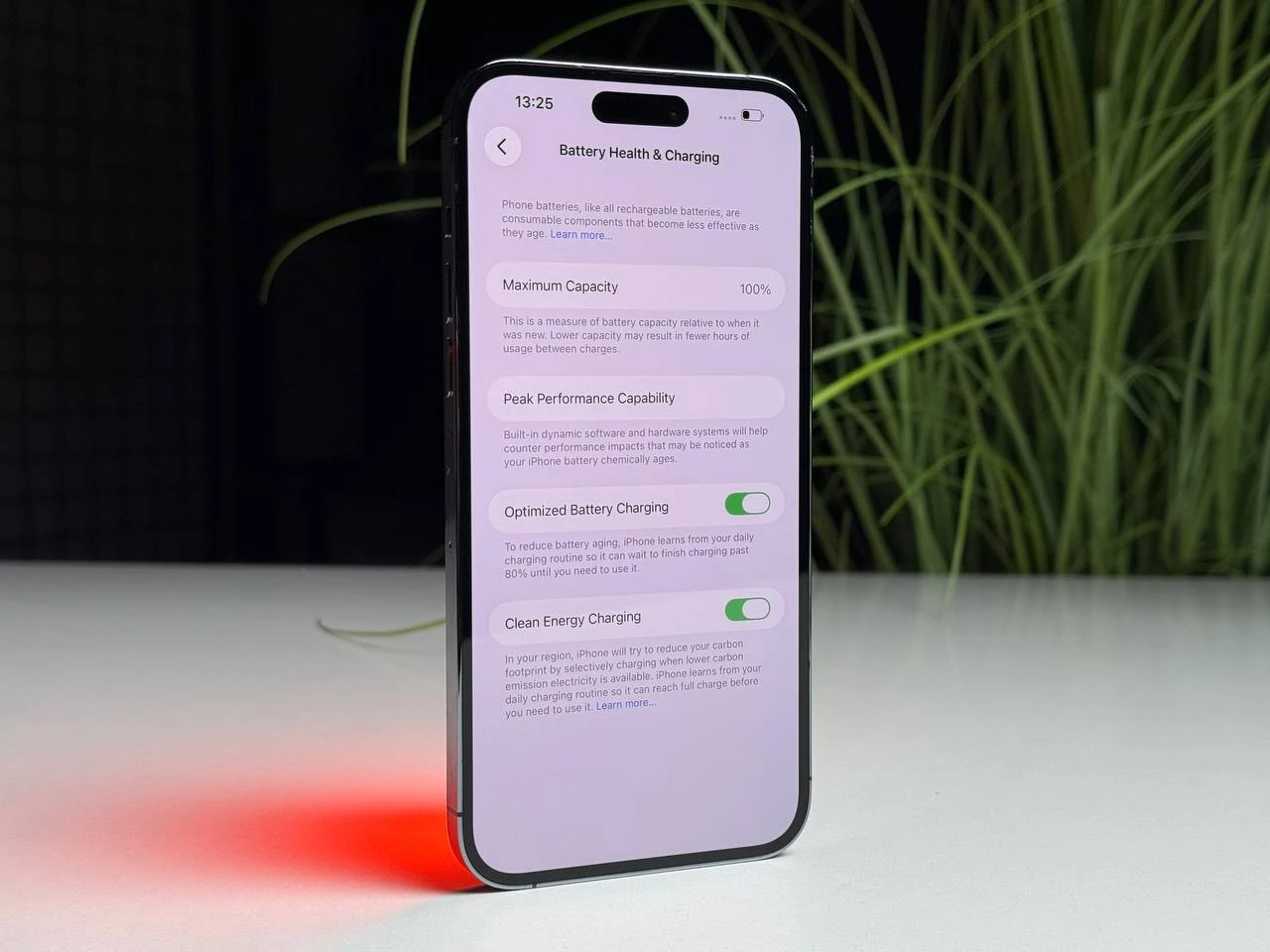 ВЖИВАНИЙ Б/У Apple iPhone 14 Pro Max 256GB Deep Purple (MQ9X3) - Состояние: хороший | Аккумулятор: 100% | Комплектация: iPhone, кабель | Гарантия: 3 мес.