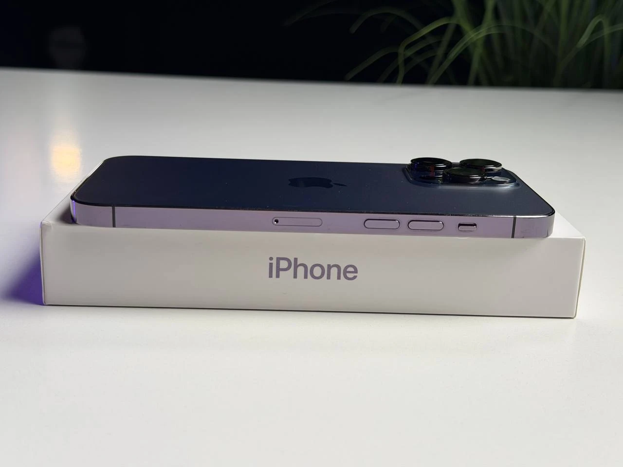 ВЖИВАНИЙ Б/У Apple iPhone 14 Pro Max 256GB Deep Purple (MQ9X3) - Состояние: удовлетворительный | Аккумулятор: 100% | Комплектация: полный | Гарантия: 3 мес.