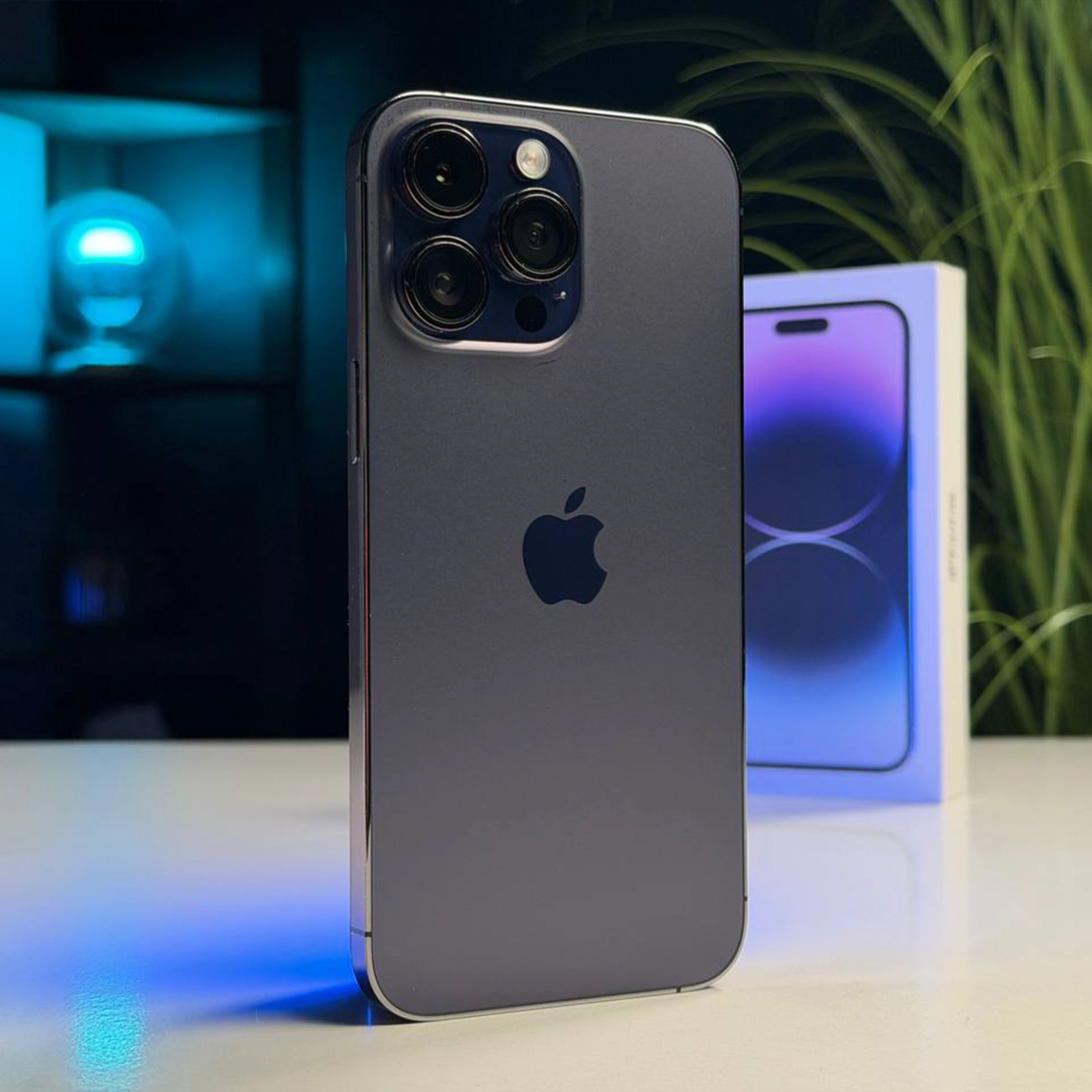 ВЖИВАНИЙ Б/У Apple iPhone 14 Pro Max 256GB Deep Purple (MQ9X3) - Стан: гарний | Акумулятор: 100% | Комплектація: повний | Гарантія: 3 міс.