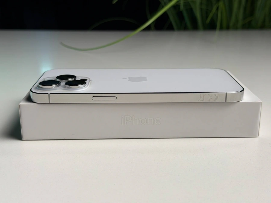 ВЖИВАНИЙ Б/У Apple iPhone 14 Pro Max 256GB Silver (MQ9V3) - Стан: гарний | Акумулятор: 100% | Комплектація: повний | Гарантія: 3 міс.