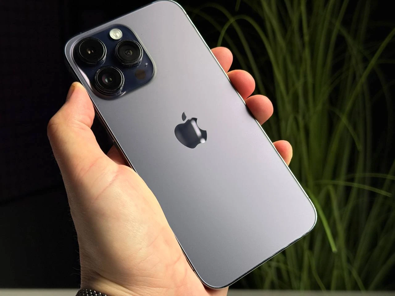 ВЖИВАНИЙ Б/У Apple iPhone 14 Pro Max 512GB Deep Purple (MQAM3) - Состояние: хороший | Аккумулятор: 100% | Комплектация: iPhone, кабель | Гарантия: 3 мес.