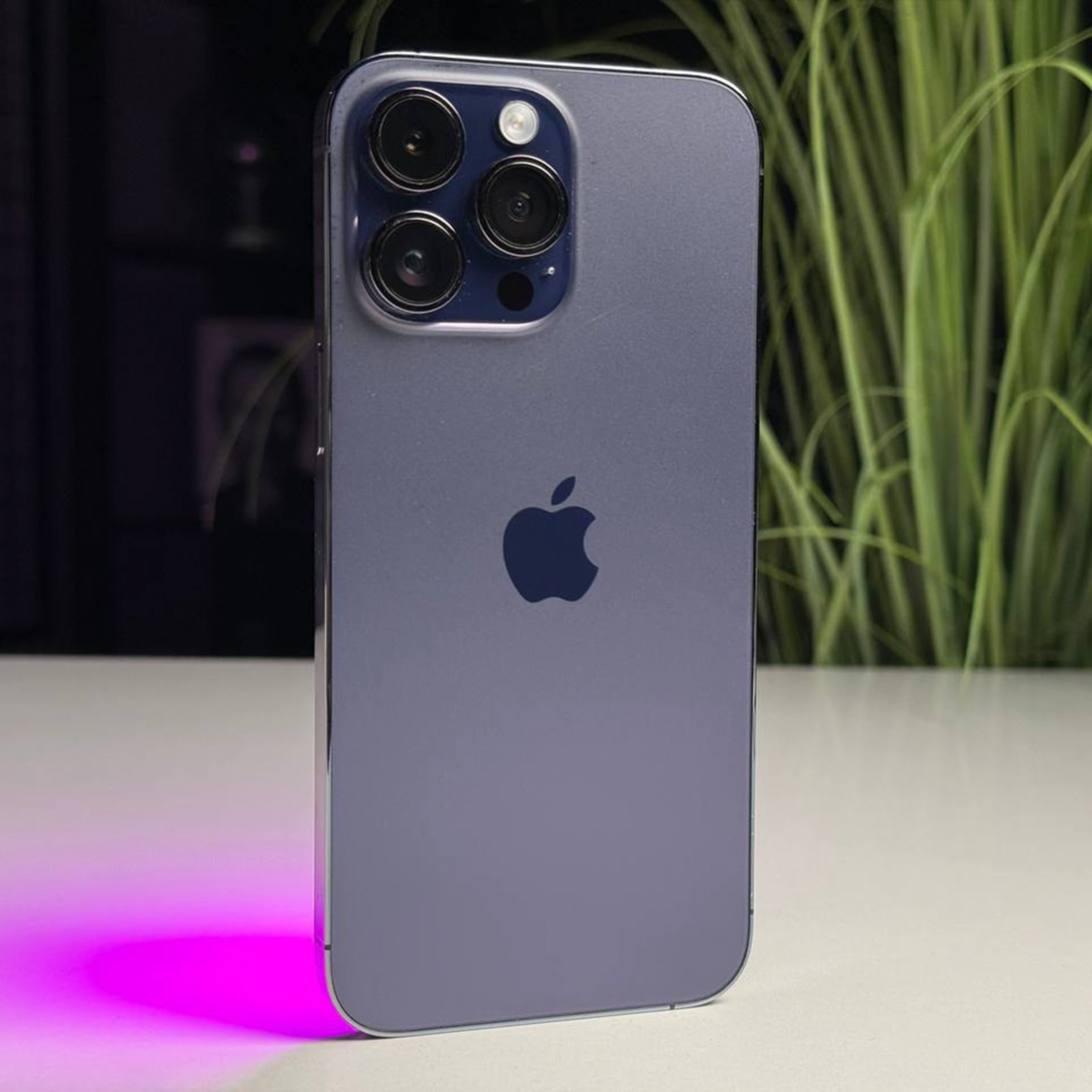 ВЖИВАНИЙ Б/У Apple iPhone 14 Pro Max 512GB Deep Purple (MQAM3) - Состояние: хороший | Аккумулятор: 100% | Комплектация: iPhone, кабель | Гарантия: 3 мес.