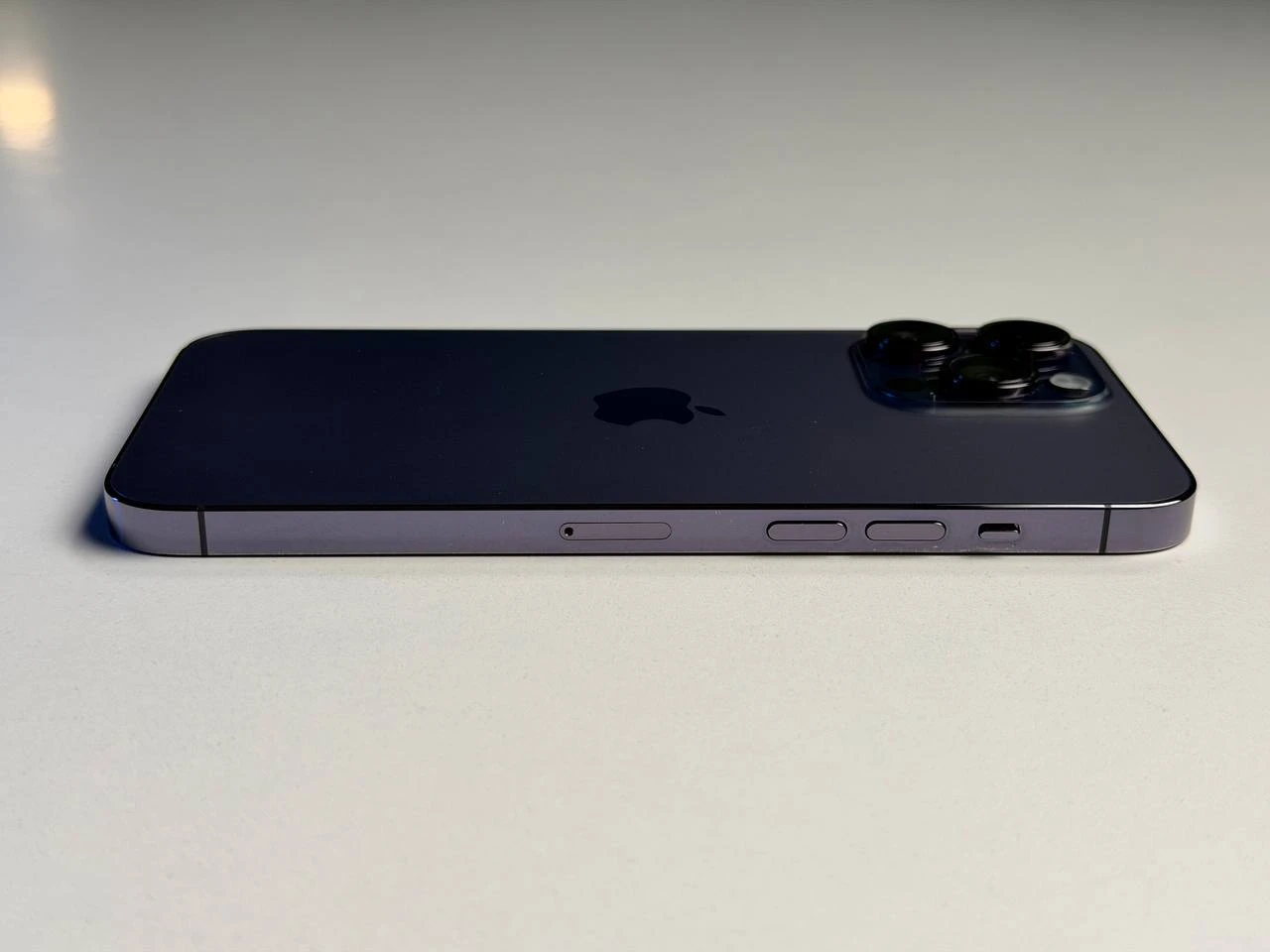 ВЖИВАНИЙ Б/У Apple iPhone 14 Pro Max 512GB Deep Purple (MQAM3) - Состояние: хороший | Аккумулятор: 100% | Комплектация: iPhone, кабель | Гарантия: 3 мес.