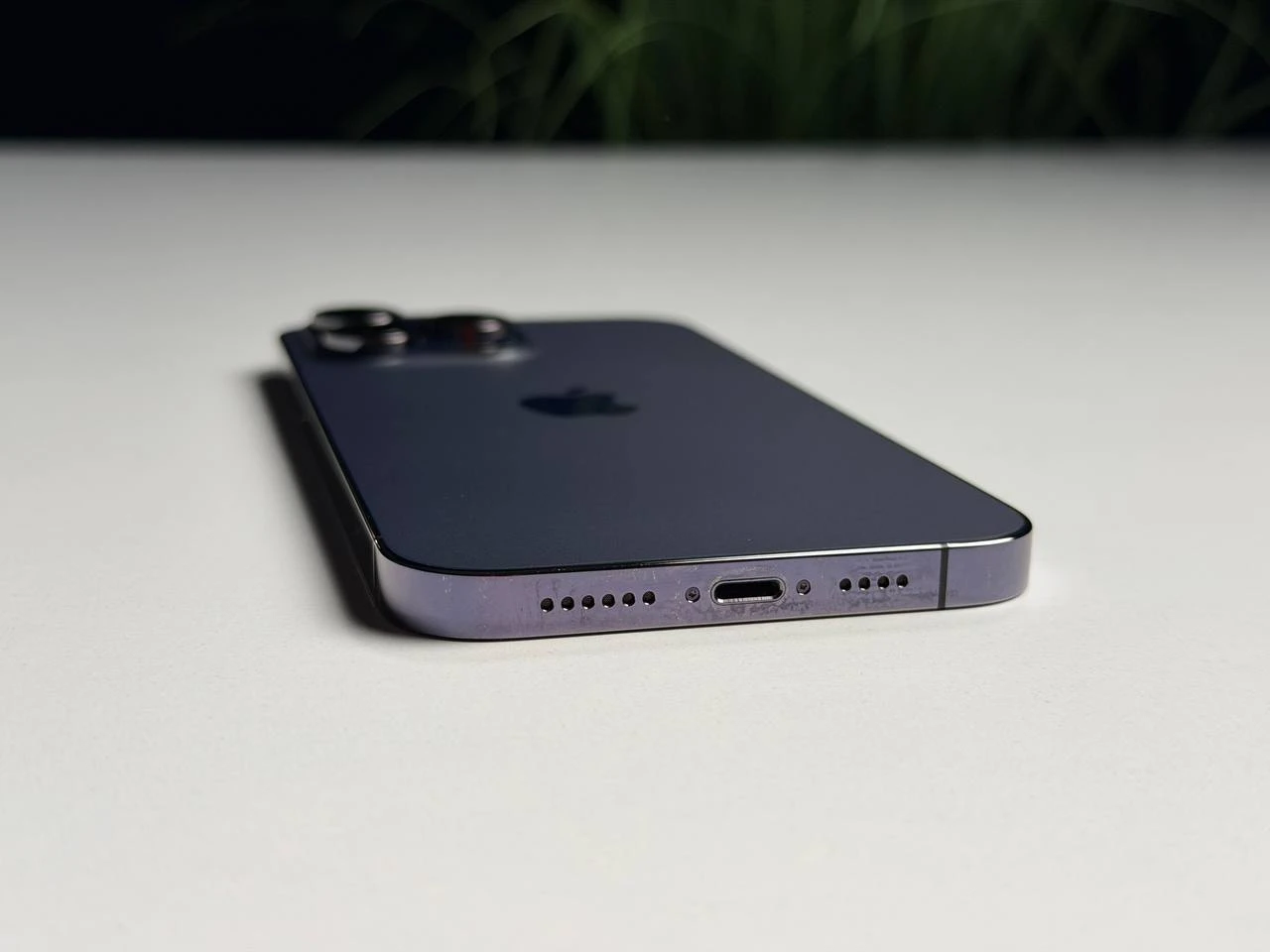 ВЖИВАНИЙ Б/У Apple iPhone 14 Pro Max 512GB Deep Purple (MQAM3) - Состояние: хороший | Аккумулятор: 100% | Комплектация: iPhone, кабель | Гарантия: 3 мес.