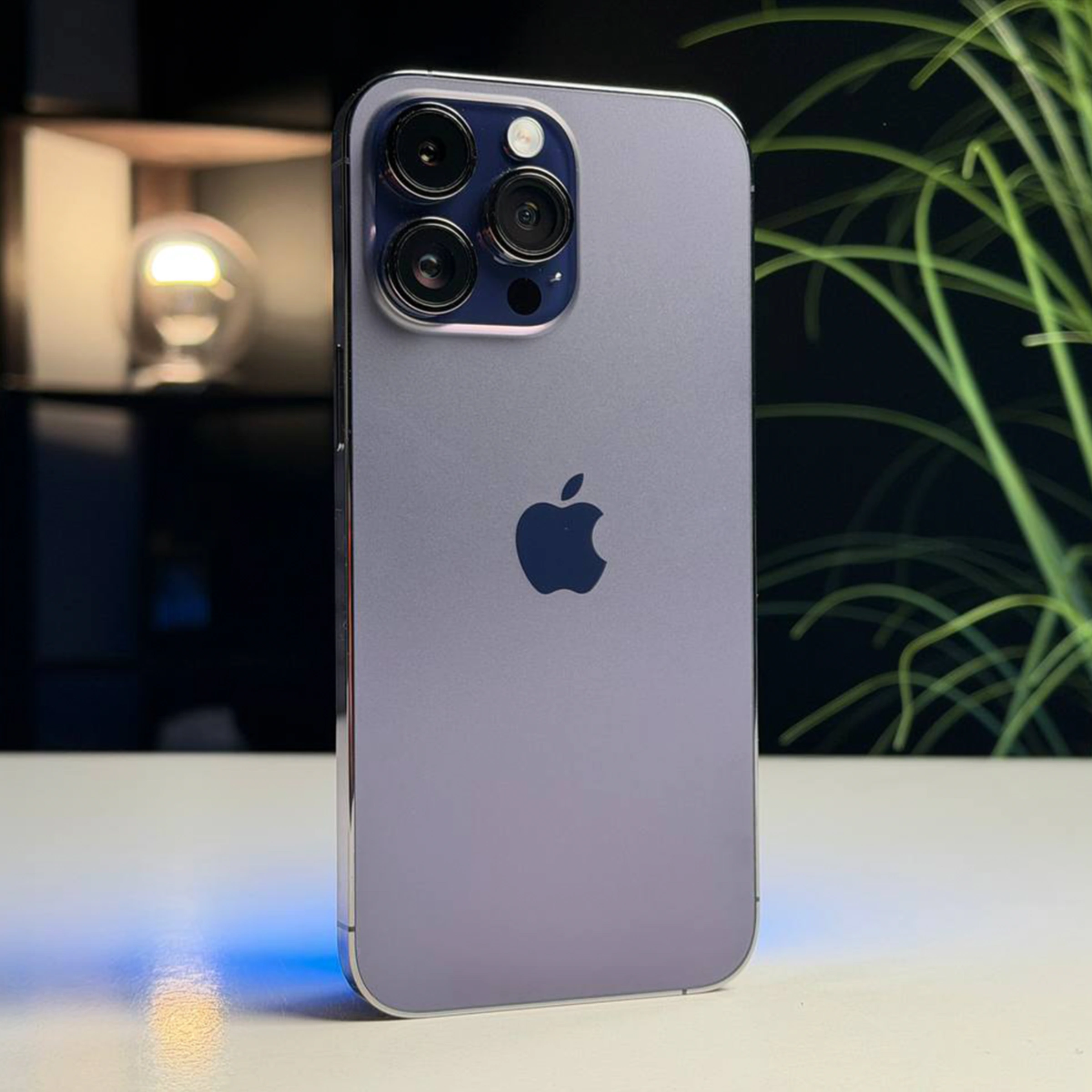 ВЖИВАНИЙ Б/У Apple iPhone 14 Pro Max 512GB Deep Purple (MQAM3) - Состояние: хороший | Аккумулятор: 100% | Комплектация: iPhone, кабель | Гарантия: 3 мес.