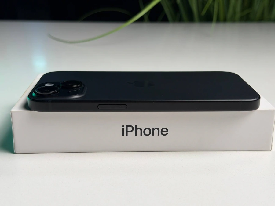 ВЖИВАНИЙ Б/У Apple iPhone 15 256GB Black (MTP63) - Стан: гарний | Акумулятор: 89% | Комплектація: повний | Гарантія: 3 міс.