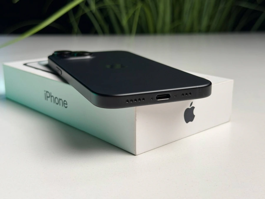 ВЖИВАНИЙ Б/У Apple iPhone 15 256GB Black (MTP63) - Стан: гарний | Акумулятор: 89% | Комплектація: повний | Гарантія: 3 міс.
