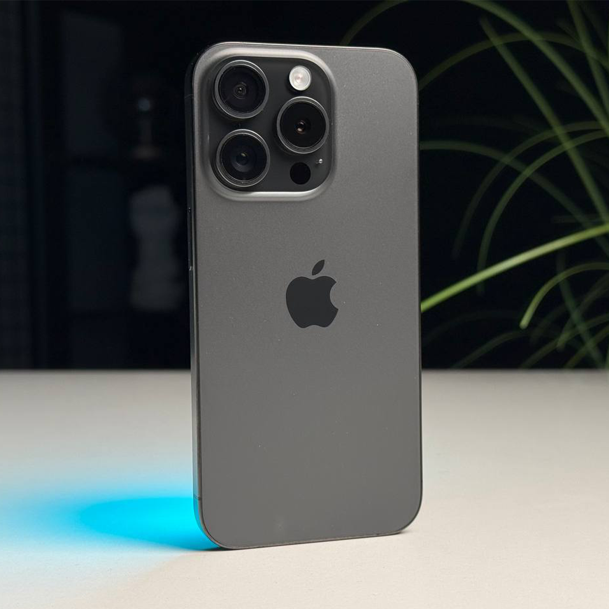 ВЖИВАНИЙ Б/У Apple iPhone 15 Pro 128GB Black Titanium (MTUV3) - Стан: гарний | Акумулятор: 100% | Комплектація: iPhone, кабель | Гарантія: 3 міс.