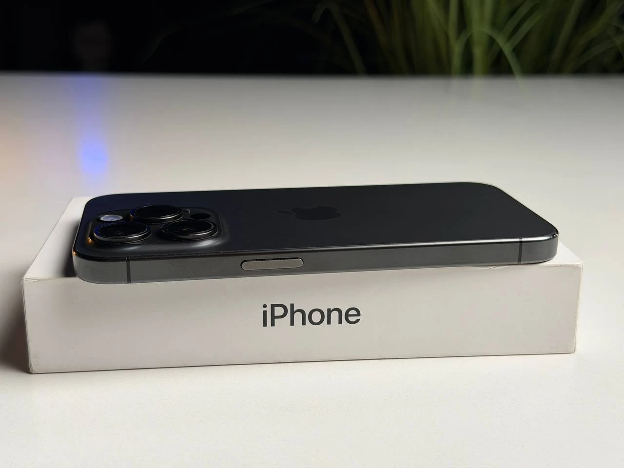 ВЖИВАНИЙ Б/У Apple iPhone 15 Pro 128GB Black Titanium (MTUV3) - Стан: гарний | Акумулятор: 100% | Комплектація: повний | Гарантія: 3 міс.