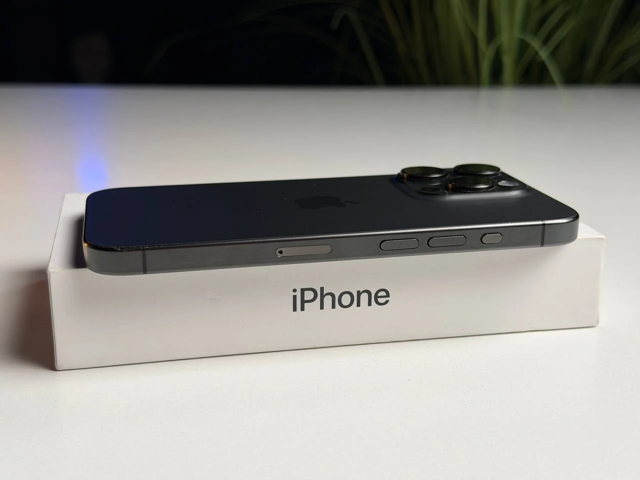 ВЖИВАНИЙ Б/У Apple iPhone 15 Pro 128GB Black Titanium (MTUV3) - Стан: гарний | Акумулятор: 100% | Комплектація: повний | Гарантія: 3 міс.