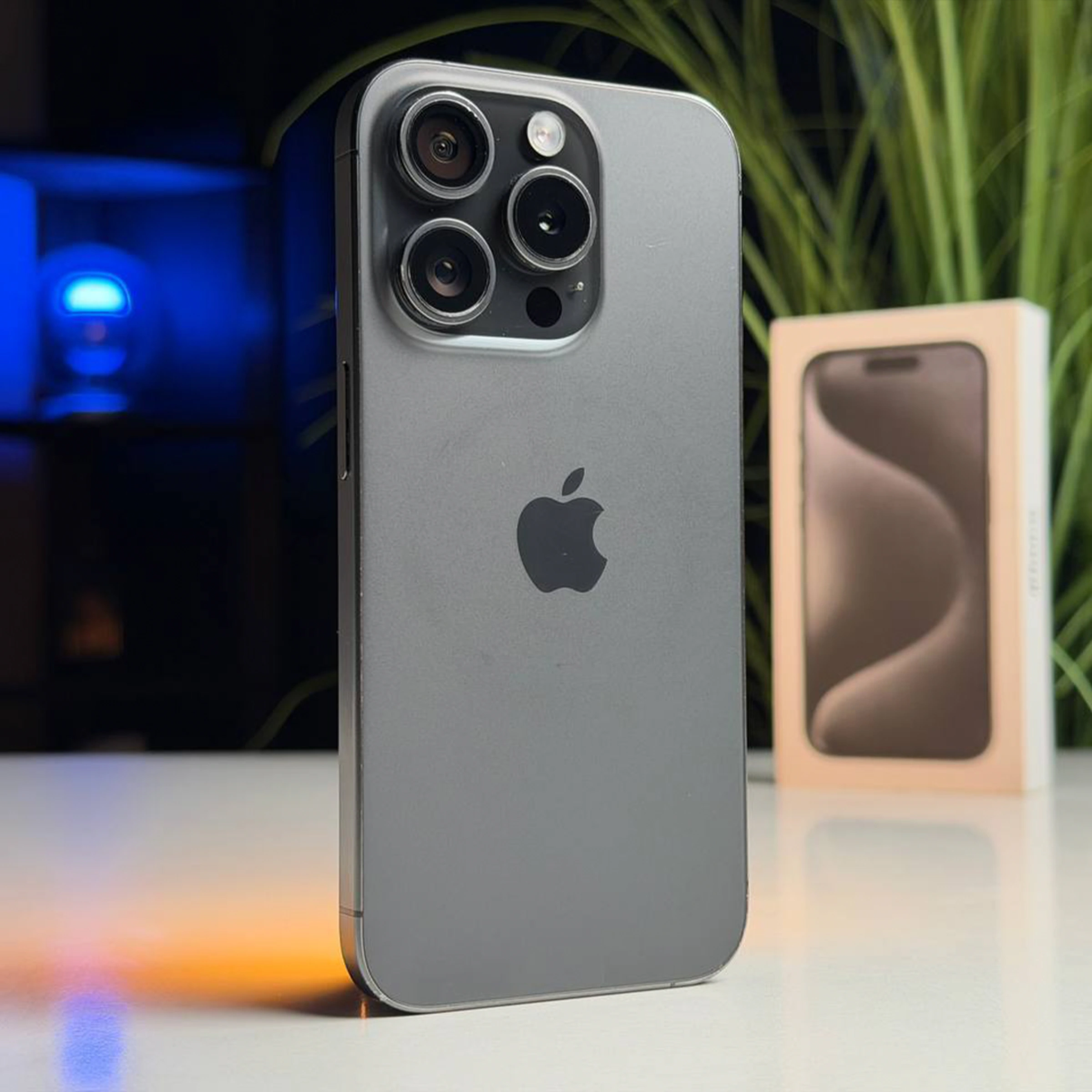 ВЖИВАНИЙ Б/У Apple iPhone 15 Pro 128GB Black Titanium (MTUV3) - Стан: гарний | Акумулятор: 100% | Комплектація: повний | Гарантія: 3 міс.