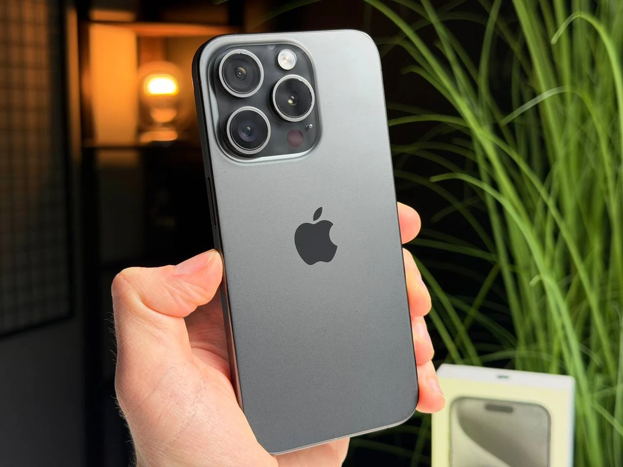 ВЖИВАНИЙ Б/У Apple iPhone 15 Pro 256GB Black Titanium (MTV13) - Стан: гарний | Акумулятор: 88% | Комплектація: повний | Гарантія: 3 міс.