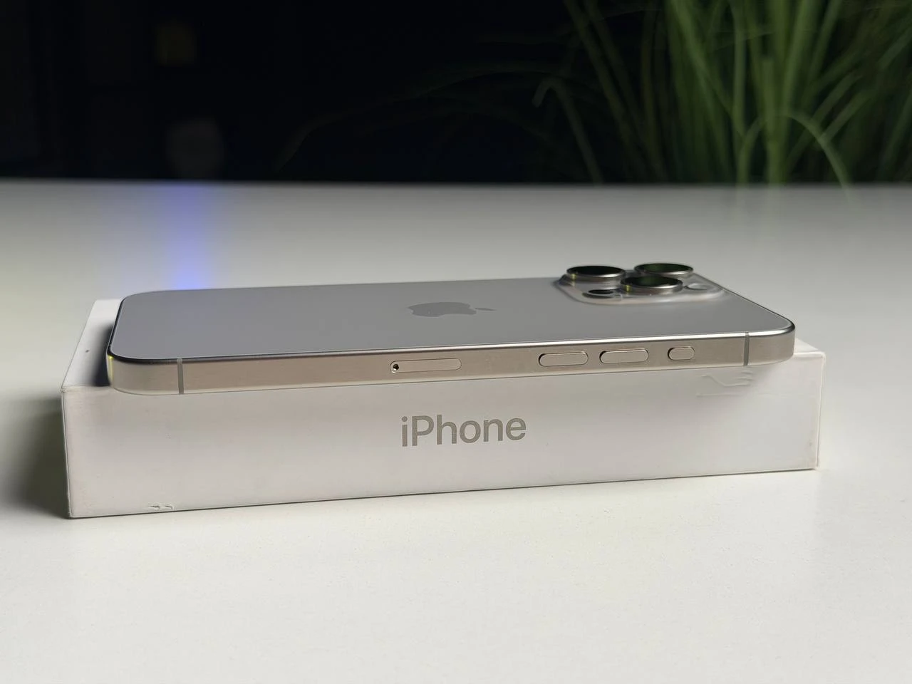 ВЖИВАНИЙ Б/У Apple iPhone 15 Pro Max 1TB Natural Titanium (MU7J3) - Стан: гарний | Акумулятор: 100% | Комплектація: повний | Гарантія: 3 міс.