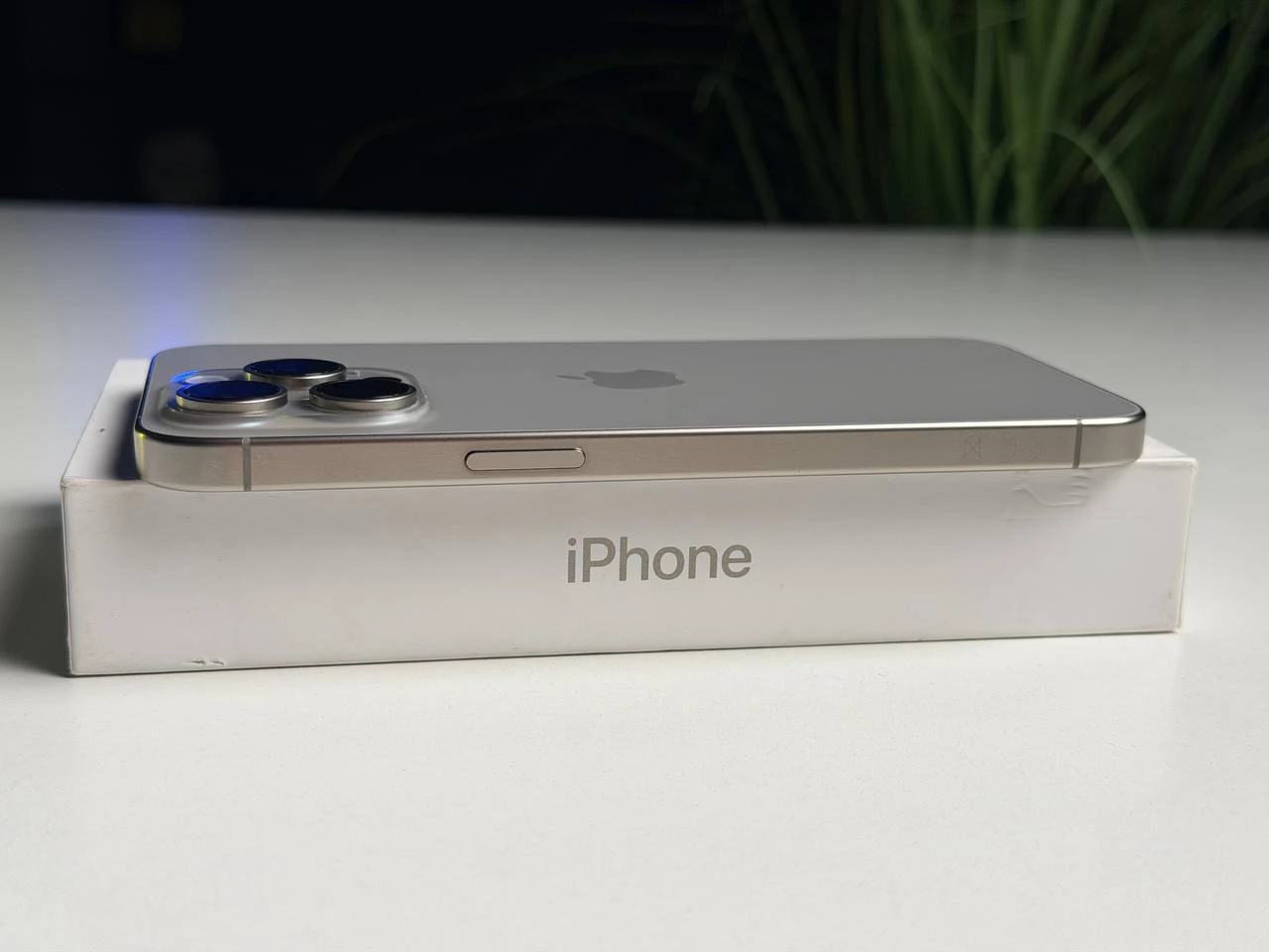 ВЖИВАНИЙ Б/У Apple iPhone 15 Pro Max 1TB Natural Titanium (MU7J3) - Стан: гарний | Акумулятор: 100% | Комплектація: повний | Гарантія: 3 міс.