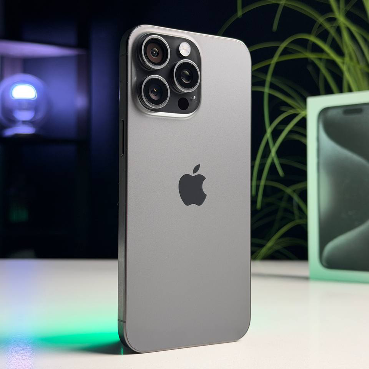 ВЖИВАНИЙ Б/У Apple iPhone 15 Pro Max 256GB Black Titanium (MU773) - Стан: гарний | Акумулятор: 100% | Комплектація: повний | Гарантія: 3 міс.