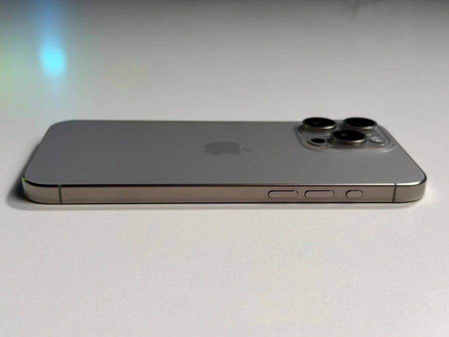 ВЖИВАНИЙ Б/У Apple iPhone 15 Pro Max 256GB Natural Titanium eSim (MU683) - Состояние: хороший | Аккумулятор: 100% | Комплектация: iPhone, кабель | Гарантия: 3 мес.