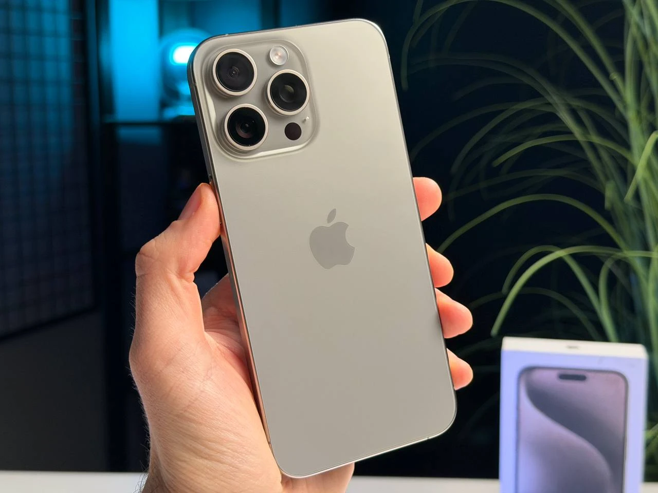 ВЖИВАНИЙ Б/У Apple iPhone 15 Pro Max 256GB Natural Titanium (MU793) - Стан: гарний | Акумулятор: 100% | Комплектація: повний | Гарантія: 3 міс.