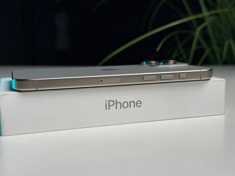 ВЖИВАНИЙ Б/У Apple iPhone 15 Pro Max 256GB Natural Titanium (MU793) - Стан: ідеальний | Акумулятор: 92% | Комплектація: повний | Гарантія: 3 міс.