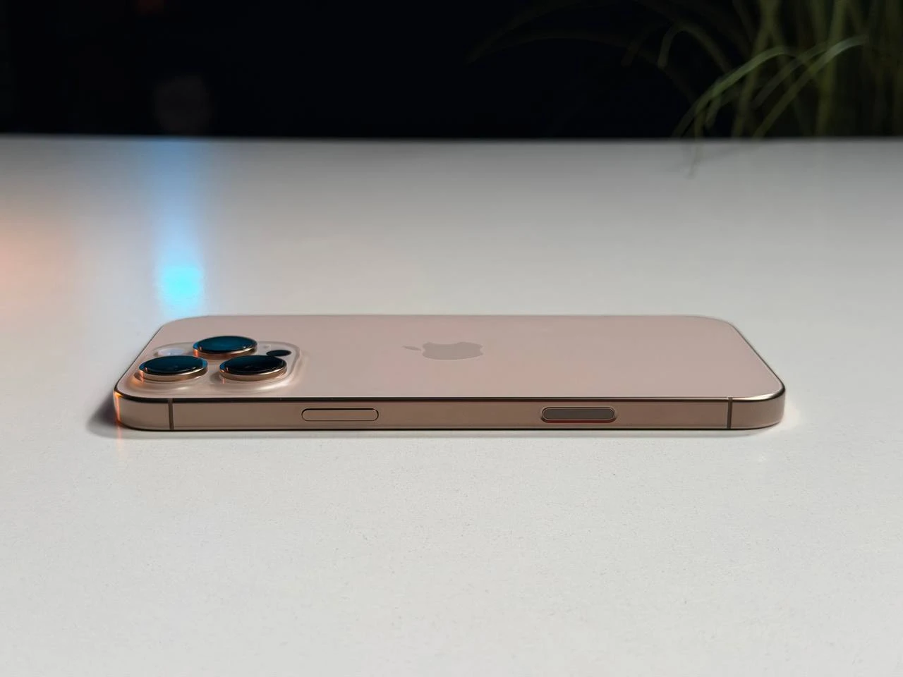 ВЖИВАНИЙ Б/У Apple iPhone 16 Pro Max 1TB Desert Titanium (MYX63) - Стан: гарний | Акумулятор: 93% | Комплектація: iPhone, кабель | Гарантія: 3 міс.