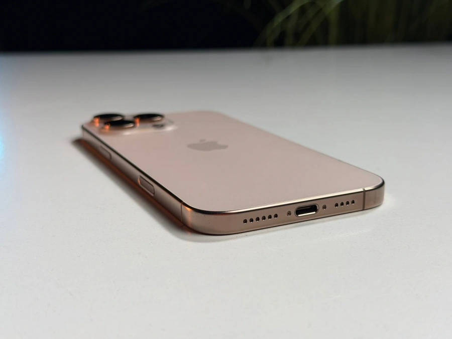 ВЖИВАНИЙ Б/У Apple iPhone 16 Pro Max 1TB Desert Titanium (MYX63) - Стан: гарний | Акумулятор: 93% | Комплектація: iPhone, кабель | Гарантія: 3 міс.