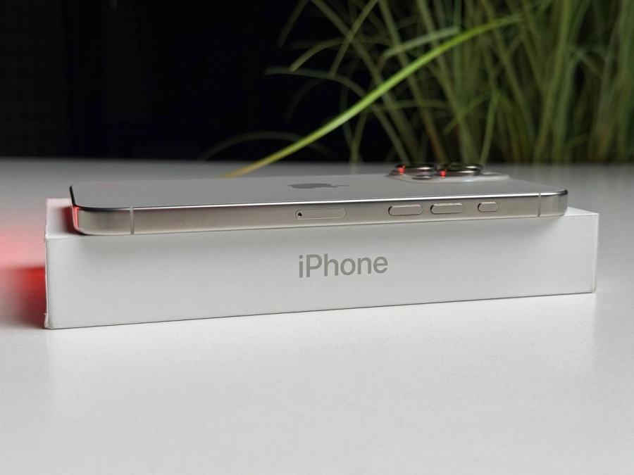ВЖИВАНИЙ Б/У Apple iPhone 16 Pro Max 1TB Natural Titanium (MYX73) - Стан: ідеальний | Акумулятор: 92% | Комплектація: повний | Гарантія: 3 міс.