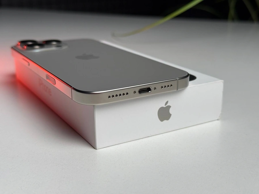 ВЖИВАНИЙ Б/У Apple iPhone 16 Pro Max 1TB Natural Titanium (MYX73) - Стан: ідеальний | Акумулятор: 92% | Комплектація: повний | Гарантія: 3 міс.