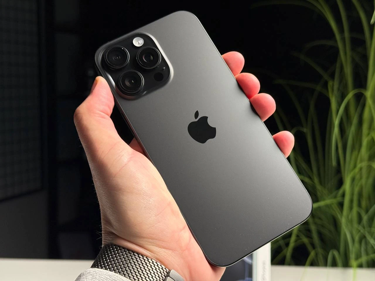 ВЖИВАНИЙ Б/У Apple iPhone 16 Pro Max 256GB Black Titanium (MYWV3) - Стан: гарний | Акумулятор: 92% | Комплектація: повний | Гарантія: 3 міс.