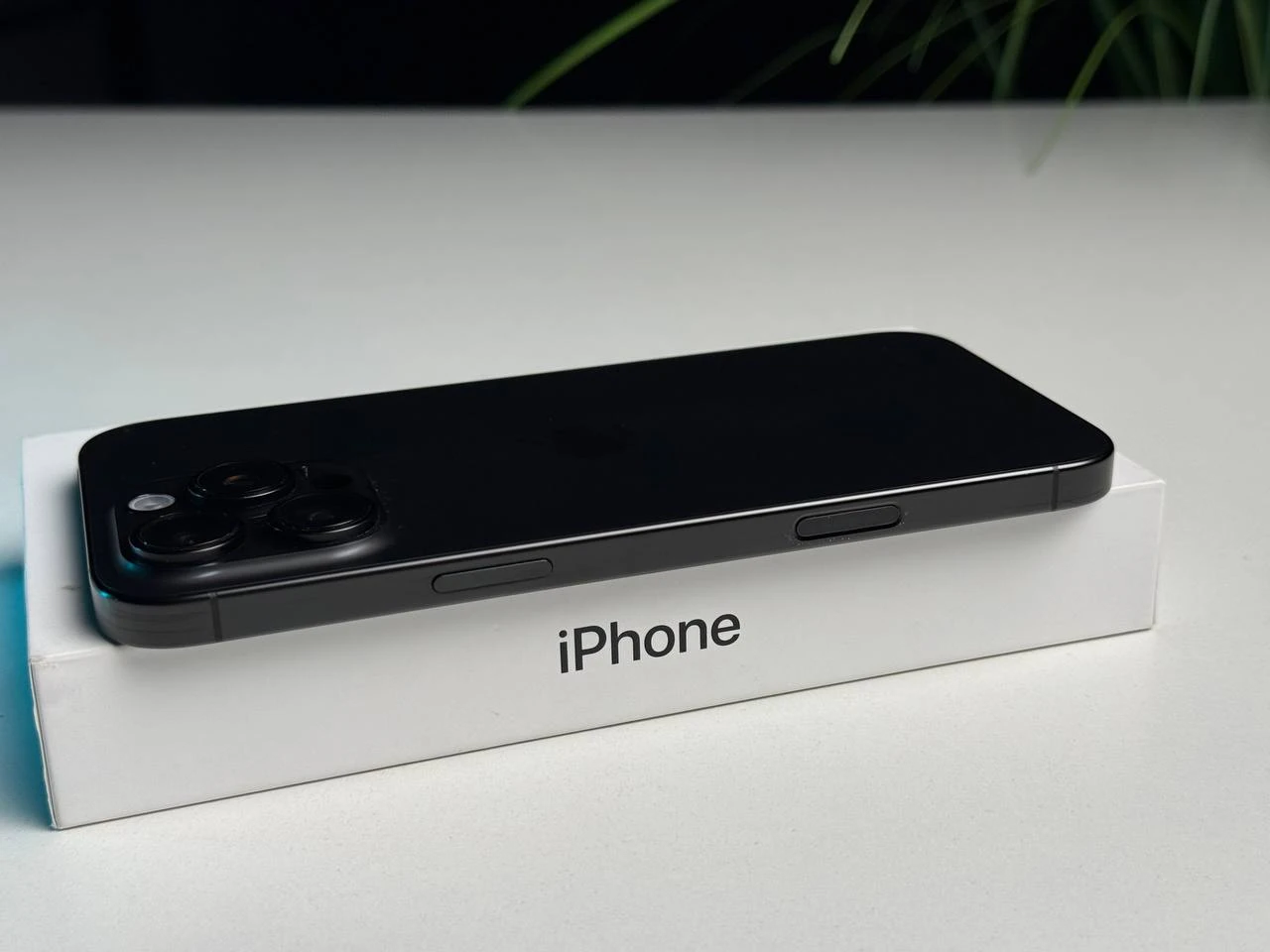 ВЖИВАНИЙ Б/У Apple iPhone 16 Pro Max 256GB Black Titanium (MYWV3) - Стан: гарний | Акумулятор: 92% | Комплектація: повний | Гарантія: 3 міс.