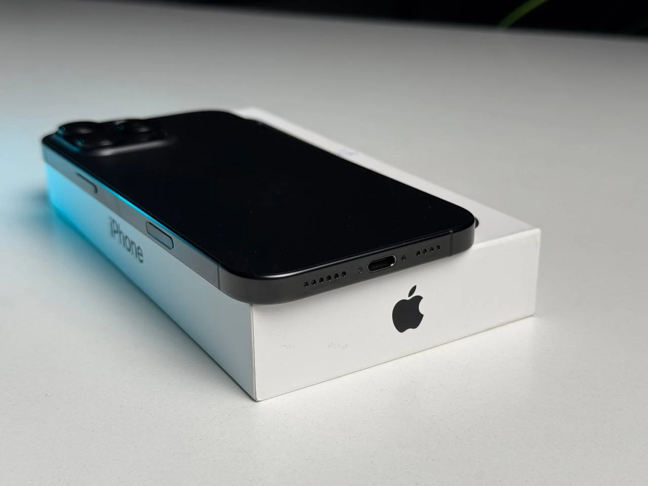 ВЖИВАНИЙ Б/У Apple iPhone 16 Pro Max 256GB Black Titanium (MYWV3) - Стан: гарний | Акумулятор: 92% | Комплектація: повний | Гарантія: 3 міс.