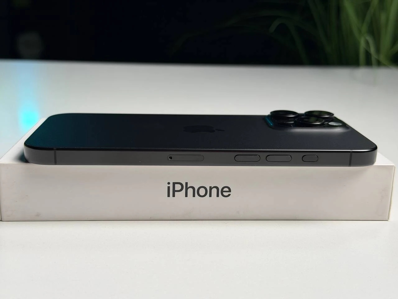 ВЖИВАНИЙ Б/У Apple iPhone 16 Pro Max 256GB Black Titanium (MYWV3) - Стан: ідеальний | Акумулятор: 91% | Комплектація: повний | Гарантія: 3 міс.