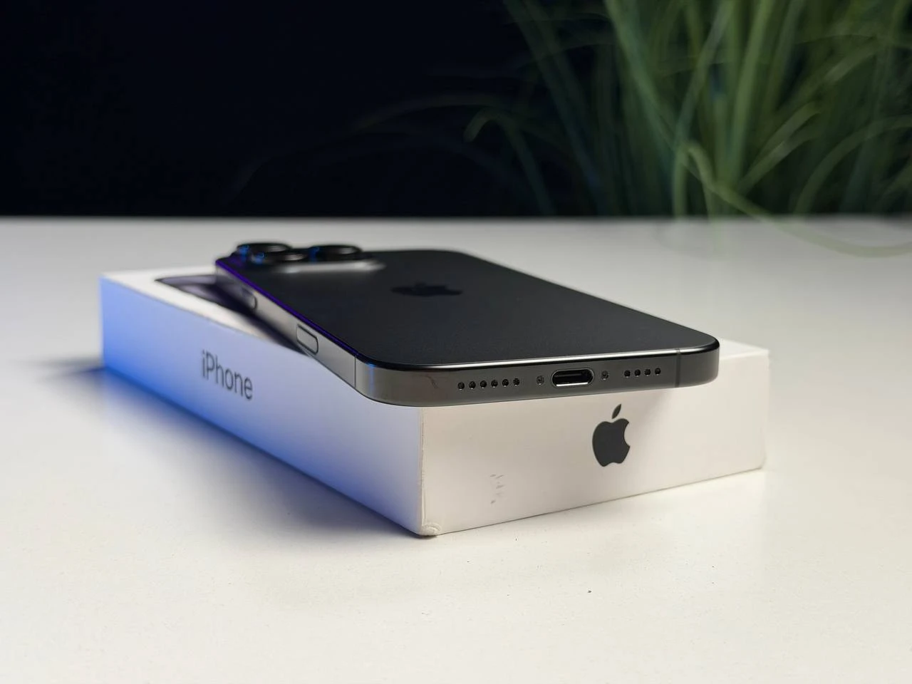 ВЖИВАНИЙ Б/У Apple iPhone 16 Pro Max 256GB Black Titanium (MYWV3) - Стан: ідеальний | Акумулятор: 95% | Комплектація: повний | Гарантія: 3 міс.