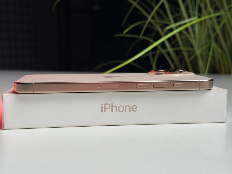 ВЖИВАНИЙ Б/У Apple iPhone 16 Pro Max 256GB Desert Titanium (MYWX3) - Стан: гарний | Акумулятор: 93% | Комплектація: повний | Гарантія: 3 міс.