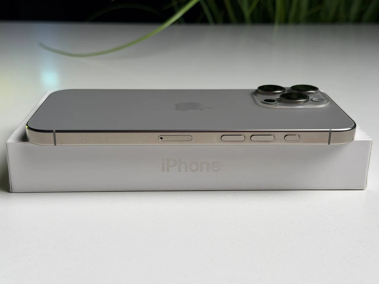 ВЖИВАНИЙ Б/У Apple iPhone 16 Pro Max 256GB Natural Titanium (MYWY3) - Состояние: хороший | Аккумулятор: 94% | Комплектация: полный | Гарантия: 3 мес.