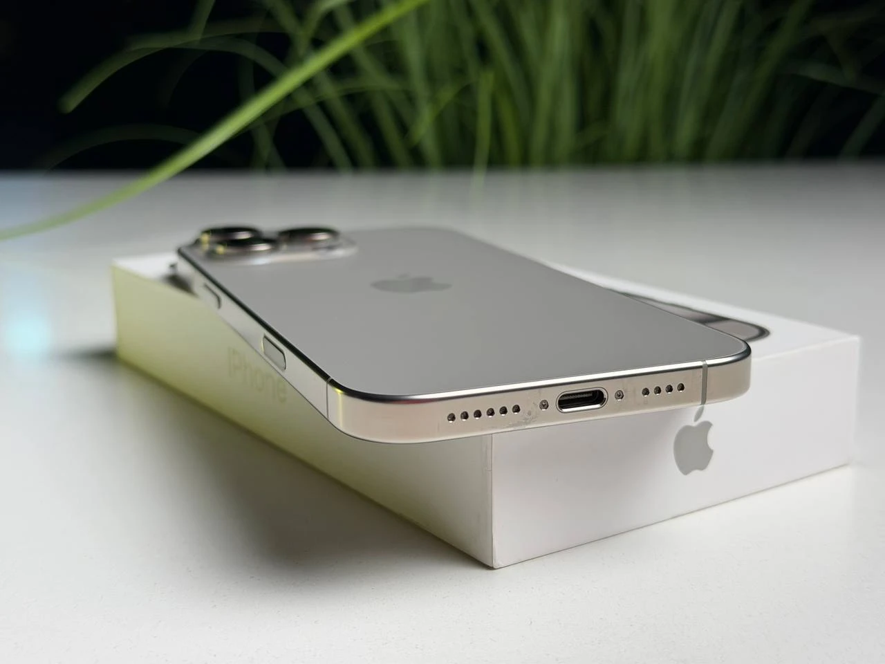 ВЖИВАНИЙ Б/У Apple iPhone 16 Pro Max 256GB Natural Titanium (MYWY3) - Состояние: хороший | Аккумулятор: 94% | Комплектация: полный | Гарантия: 3 мес.