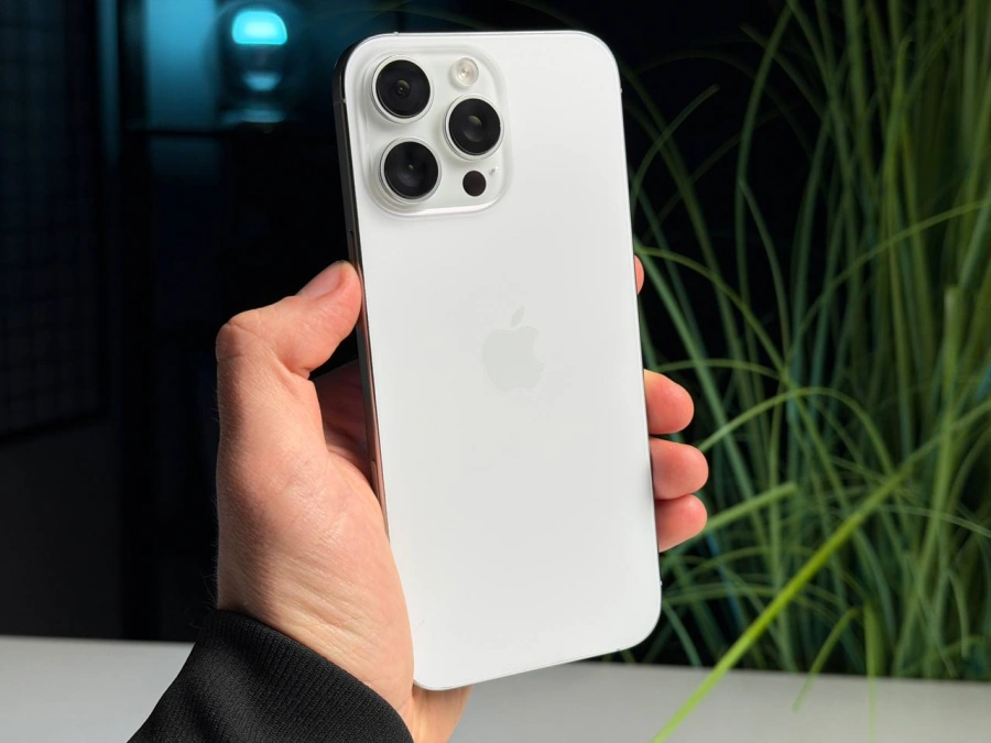 ВЖИВАНИЙ Б/У Apple iPhone 16 Pro Max 256GB White Titanium (MYWW3) - Стан: гарний | Акумулятор: 90% | Комплектація: iPhone, кабель | Гарантія: 3 міс.
