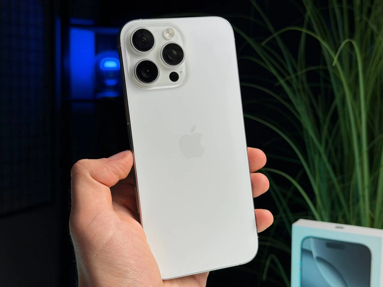 ВЖИВАНИЙ Б/У Apple iPhone 16 Pro Max 256GB White Titanium (MYWW3) - Стан: гарний | Акумулятор: 93% | Комплектація: повний | Гарантія: 3 міс.