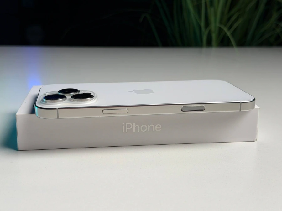 ВЖИВАНИЙ Б/У Apple iPhone 16 Pro Max 256GB White Titanium (MYWW3) - Состояние: хороший | Аккумулятор: 93% | Комплектация: полный | Гарантия: 3 мес.
