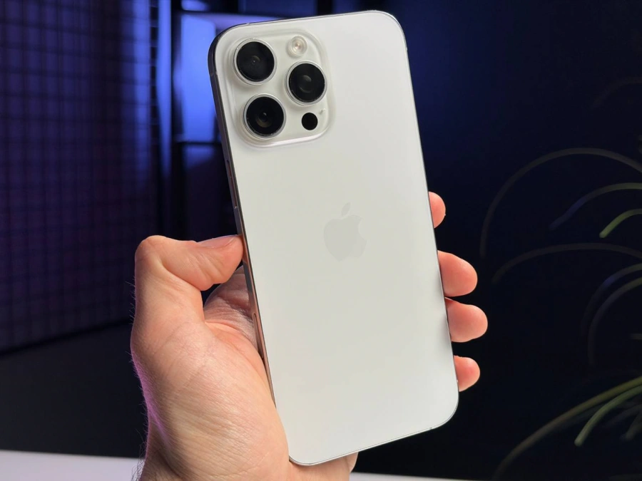 ВЖИВАНИЙ Б/У Apple iPhone 16 Pro Max 256GB White Titanium (MYWW3) - Стан: гарний | Акумулятор: 98% | Комплектація: iPhone, кабель | Гарантія: 3 міс.