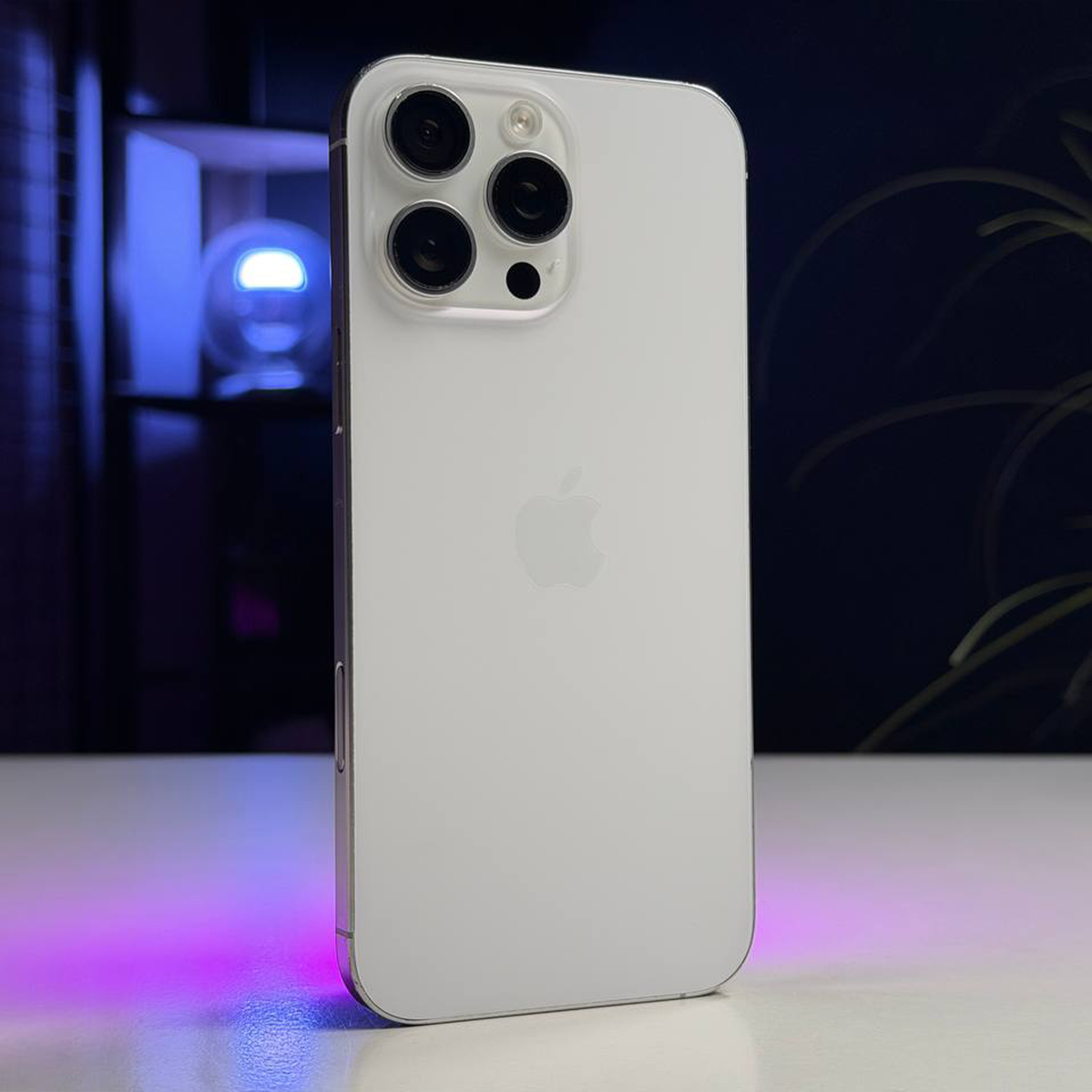 ВЖИВАНИЙ Б/У Apple iPhone 16 Pro Max 256GB White Titanium (MYWW3) - Стан: гарний | Акумулятор: 98% | Комплектація: iPhone, кабель | Гарантія: 3 міс.