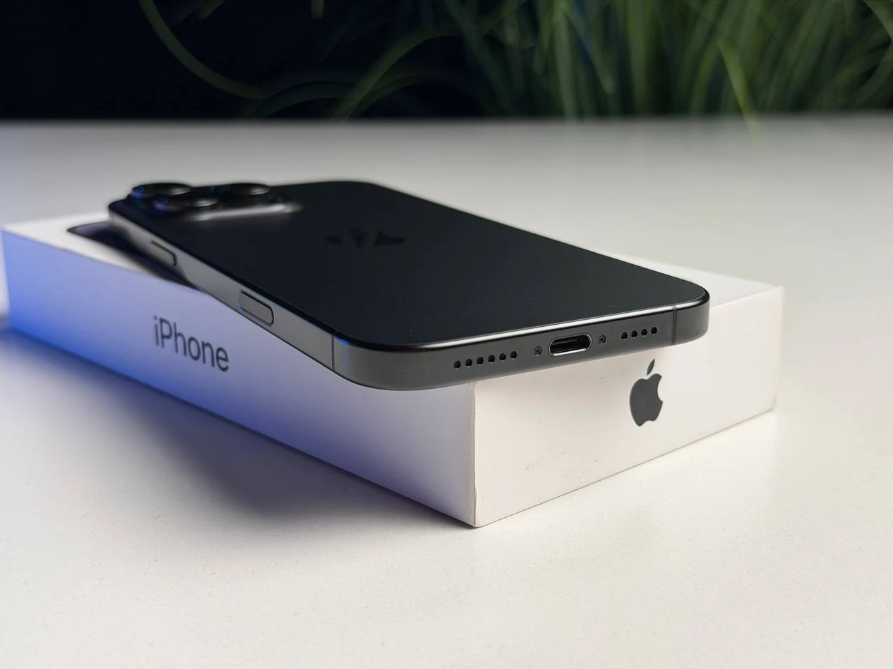 ВЖИВАНИЙ Б/У Apple iPhone 16 Pro Max 512GB Black Titanium (MYX03) - Стан: гарний | Акумулятор: 91% | Комплектація: повний | Гарантія: 3 міс.