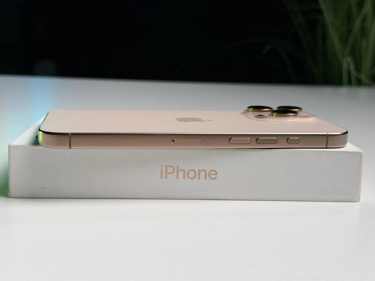 ВЖИВАНИЙ Б/У Apple iPhone 16 Pro Max 512GB Desert Titanium (MYX23) - Стан: гарний | Акумулятор: 91% | Комплектація: повний | Гарантія: 3 міс.