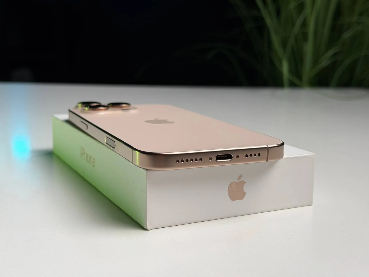 ВЖИВАНИЙ Б/У Apple iPhone 16 Pro Max 512GB Desert Titanium (MYX23) - Стан: гарний | Акумулятор: 91% | Комплектація: повний | Гарантія: 3 міс.